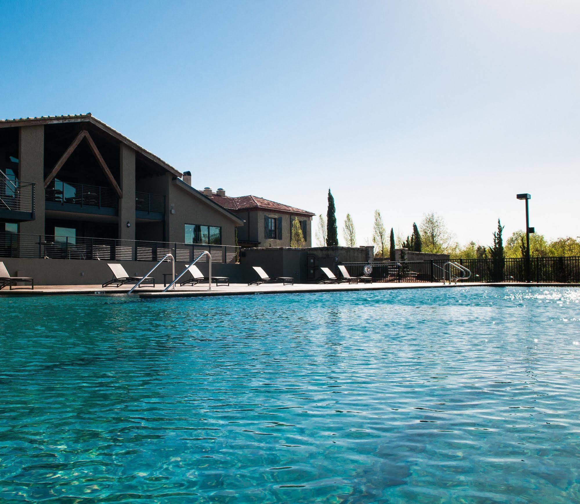 Hotel Domestique Travelers Rest Exterior photo