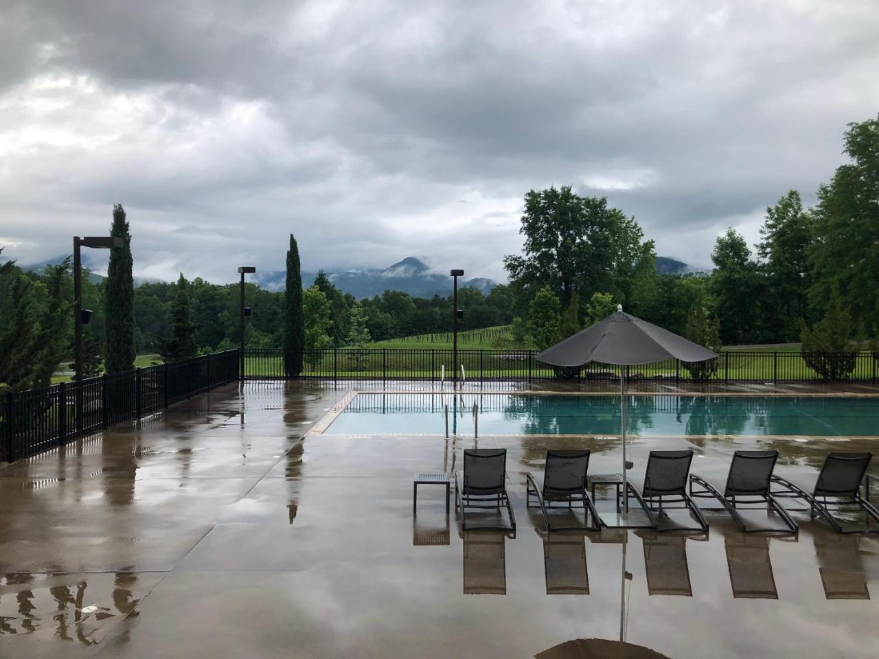 Hotel Domestique Travelers Rest Exterior photo